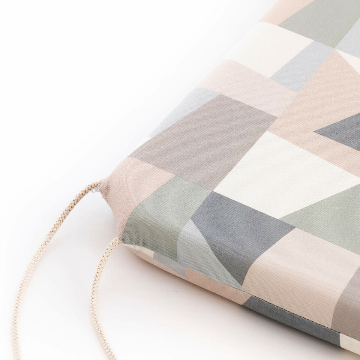 V9HE4BF52416C832F800230113353944929R4495540P2