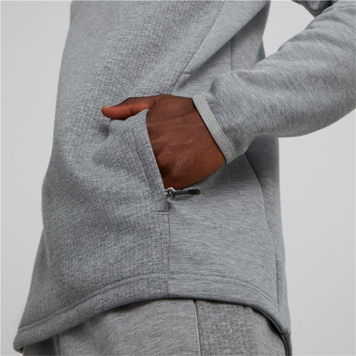 V2HE13625AFD66ABD1DDB5E9FEAB598279CR7663841P7